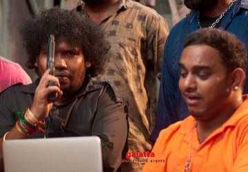ஜாம்பி படத்தின் கலக்கலான நகைச்சுவை காட்சி ! - Tamil Movie Cinema News ஜாம்பி படத்தின் கலக்கலான நகைச்சுவை காட்சி ! - Tamil Movie Cinema News
