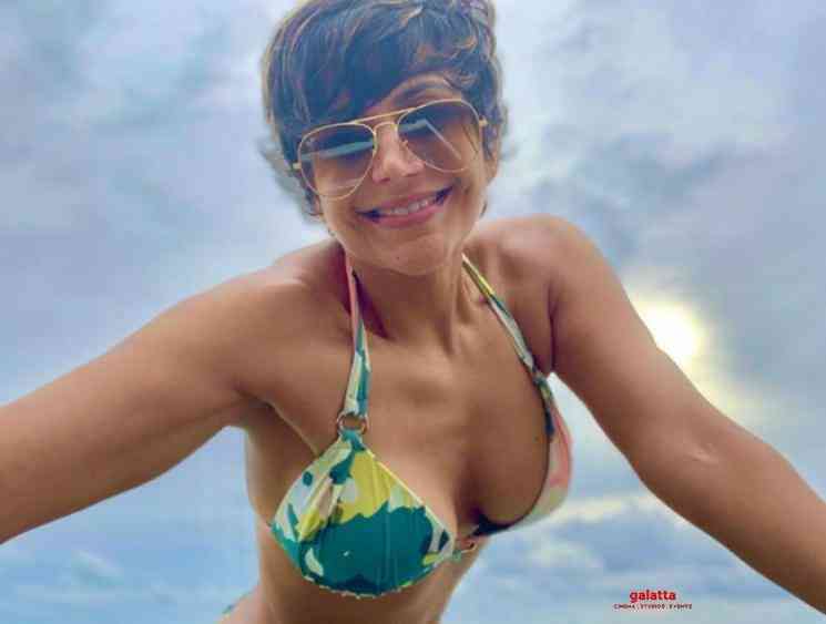 Mandira Bedi grabs eyeballs in a sexy bikini - Telugu Movie Cinema News