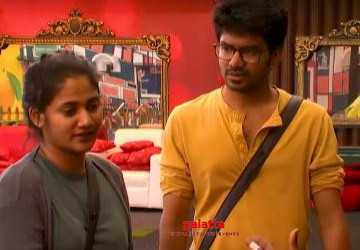 கவினுக்காக சாண்டியிடம் வாக்குவாதம் செய்த லாஸ்லியா ! - Movie Cinema News கவினுக்காக சாண்டியிடம் வாக்குவாதம் செய்த லாஸ்லியா ! - Movie Cinema News
