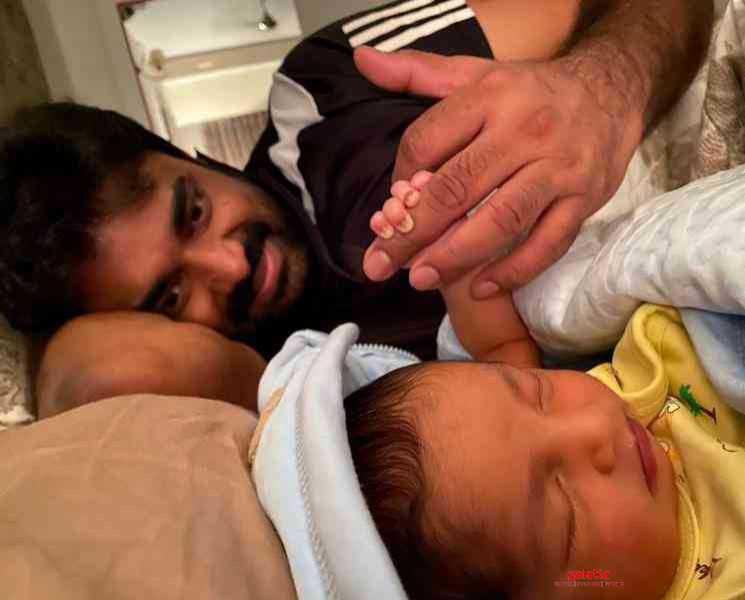 செல்ல மகனுடன் பிறந்தநாள் செலிப்ரேஷன் ! வைரலாகும் இயக்குனரின் புகைப்படம் - Tamil Movie Cinema News செல்ல மகனுடன் பிறந்தநாள் செலிப்ரேஷன் ! வைரலாகும் இயக்குனரின் புகைப்படம் - Tamil Movie Cinema News