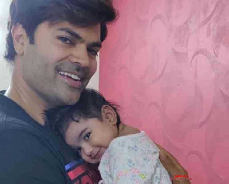 இணையத்தை ஈர்த்த கணேஷ் வெங்கட்ராமன் மகளின் புகைப்படம் ! - Tamil Movie Cinema News இணையத்தை ஈர்த்த கணேஷ் வெங்கட்ராமன் மகளின் புகைப்படம் ! - Tamil Movie Cinema News