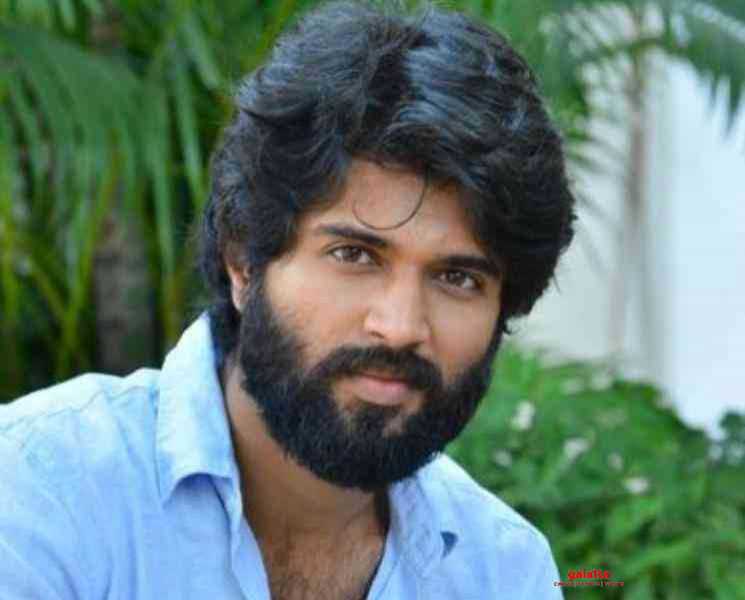 மெடிக்கல் மாஸ்குகளை மருத்துவர்களுக்கு விட்டுவிடுங்கள் ! விஜய் தேவரகொண்டா பதிவு - Tamil Movie Cinema News மெடிக்கல் மாஸ்குகளை மருத்துவர்களுக்கு விட்டுவிடுங்கள் ! விஜய் தேவரகொண்டா பதிவு - Tamil Movie Cinema News
