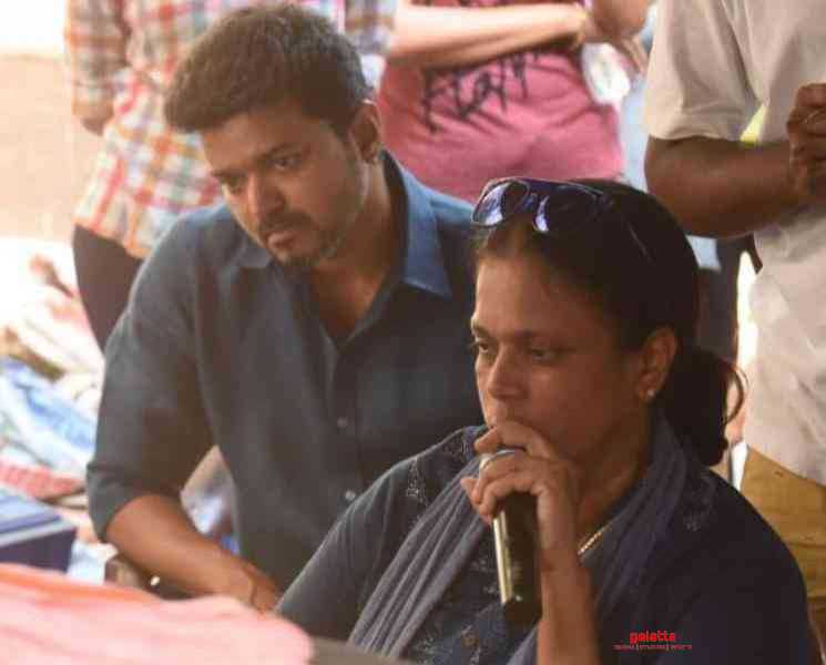 தளபதி விஜய்யுடன் பணிபுரிந்த அனுபவம் ! மாஸ்டர் பிருந்தா செய்த பதிவு - Tamil Movie Cinema News தளபதி விஜய்யுடன் பணிபுரிந்த அனுபவம் ! மாஸ்டர் பிருந்தா செய்த பதிவு - Tamil Movie Cinema News