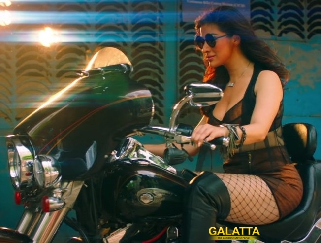HOT! HOT! HOT! - Raai Laxmi's title track in Julie 2 HOT! HOT! HOT! - Raai Laxmi's title track in Julie 2