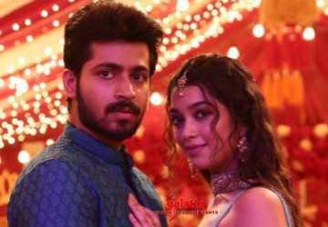 தனுசு ராசி நேயர்களே படத்தின் யாரு மேல பாடல் வீடியோ இதோ ! - Tamil Movie Cinema News தனுசு ராசி நேயர்களே படத்தின் யாரு மேல பாடல் வீடியோ இதோ ! - Tamil Movie Cinema News