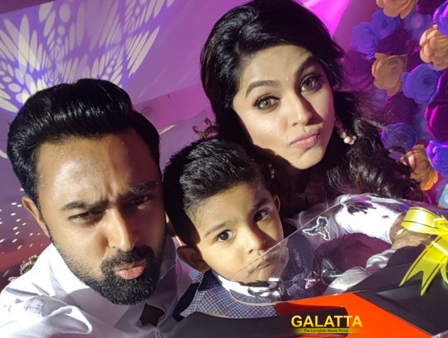 Three is family: Prasanna and Sneha Three is family: Prasanna and Sneha