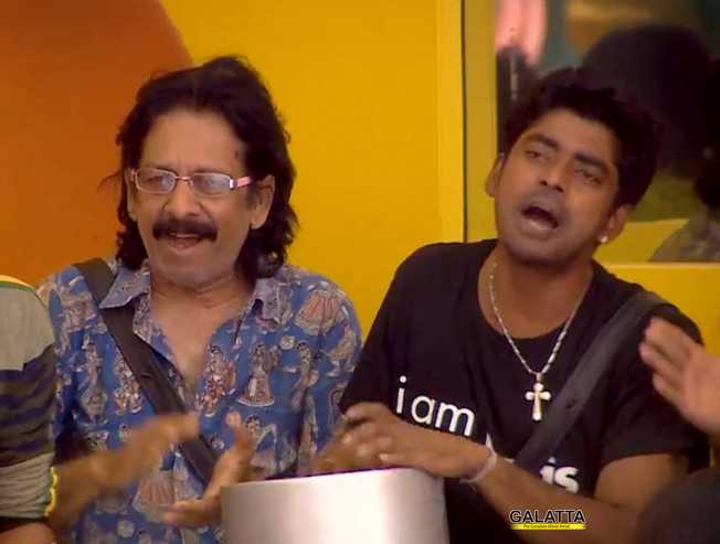 ரவுண்டு கட்டி அமர்ந்து கானா பாடல் பாடும் பங்கேற்பாளர்கள் ! ரவுண்டு கட்டி அமர்ந்து கானா பாடல் பாடும் பங்கேற்பாளர்கள் !