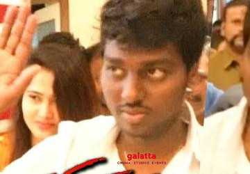 ரசிகர்களுடன் பிகில் படம் பார்த்த இயக்குனர் அட்லீ ! - Tamil Movie Cinema News ரசிகர்களுடன் பிகில் படம் பார்த்த இயக்குனர் அட்லீ ! - Tamil Movie Cinema News