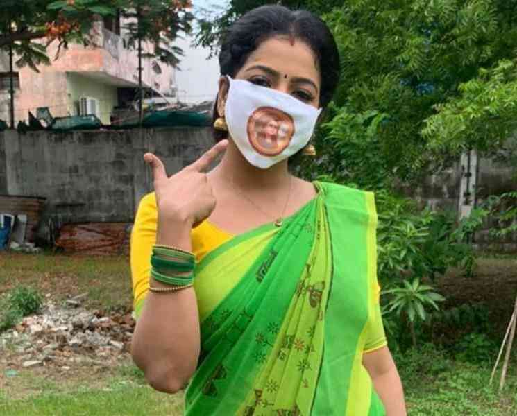 பாண்டியன்ஸ் ஸ்டோர்ஸ் நடிகைக்கு மாஸ்க் செய்து அசத்திய ரசிகர்கள் ! - Tamil Movie Cinema News பாண்டியன்ஸ் ஸ்டோர்ஸ் நடிகைக்கு மாஸ்க் செய்து அசத்திய ரசிகர்கள் ! - Tamil Movie Cinema News