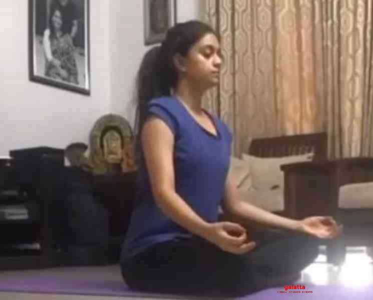 கீர்த்தி சுரேஷின் வைரல் யோகா வீடியோ இதோ ! - Tamil Movie Cinema News கீர்த்தி சுரேஷின் வைரல் யோகா வீடியோ இதோ ! - Tamil Movie Cinema News