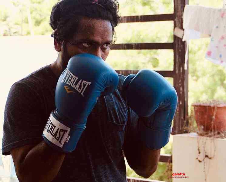 பாக்சிங் செய்து அசத்தும் பா.ரஞ்சித் ! வைரல் புகைப்படம் - Tamil Movie Cinema News பாக்சிங் செய்து அசத்தும் பா.ரஞ்சித் ! வைரல் புகைப்படம் - Tamil Movie Cinema News