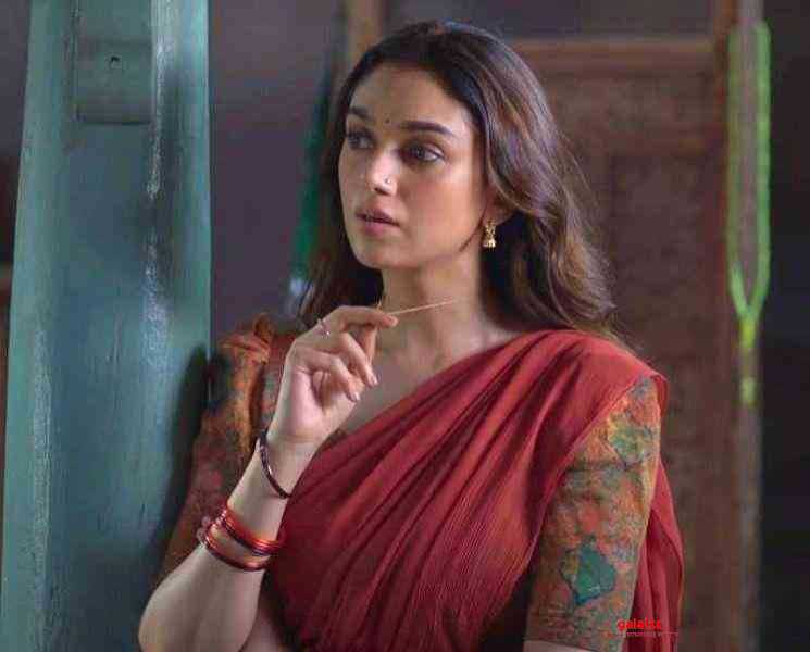சுஃபியும் சுஜாதாயும் படத்தின் ரொமான்டிக் பாடல் வீடியோ ! - Tamil Movie Cinema News சுஃபியும் சுஜாதாயும் படத்தின் ரொமான்டிக் பாடல் வீடியோ ! - Tamil Movie Cinema News