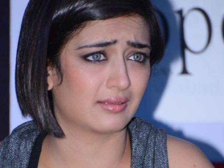 Akshara Haasan heartbroken after the death of her very close friend and brother!